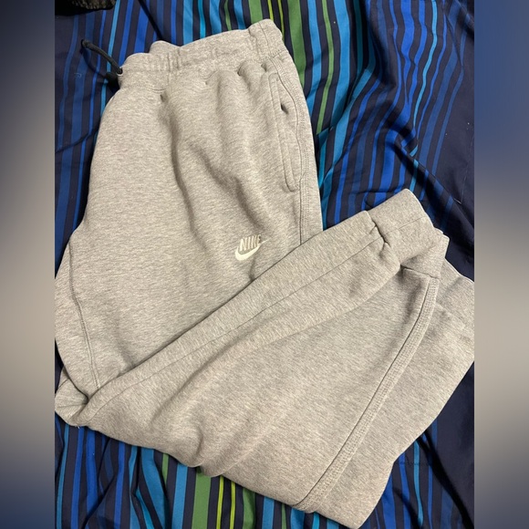 Nike Pants - Women’s Nike sweatpants